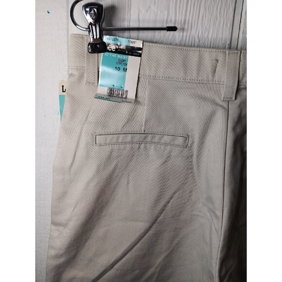 Lee Relaxed Straight At The Waist Shorts Womens 10 M Tan Pleated Walking - Picture 4 of 7